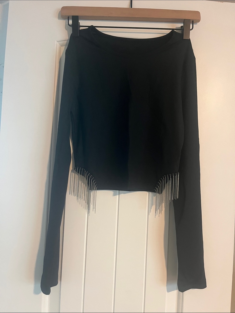 SHEIN Black Long Sleeve Cropped Top with Chain Fringe
